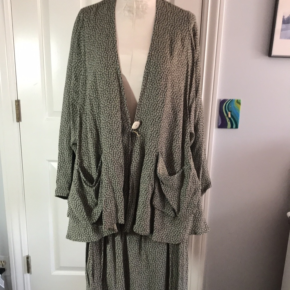Vintage Su•Zen suit